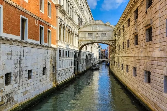 Ca' Della Loggia