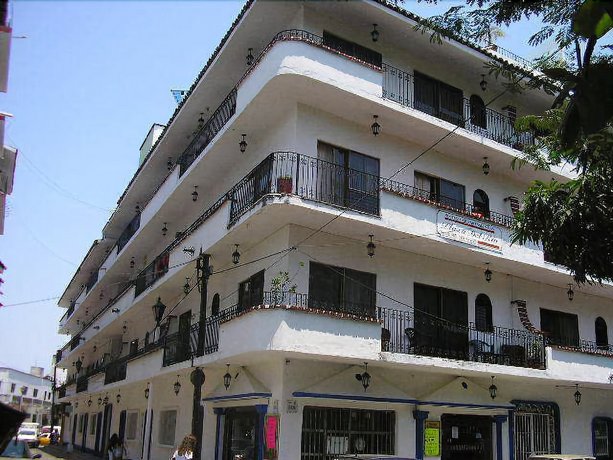 Suites Plaza del Rio
