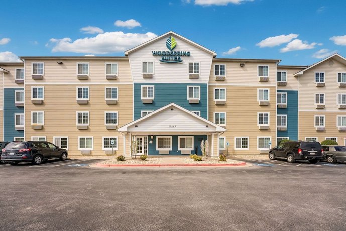 WoodSpring Suites Austin Aquarium