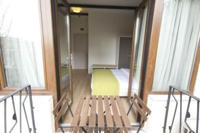 Calanthe Residence