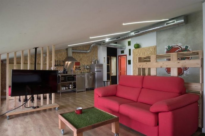 Tomate Rooms