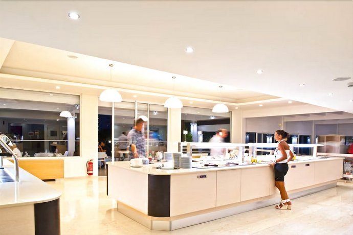 Lindos White Hotel & Suites