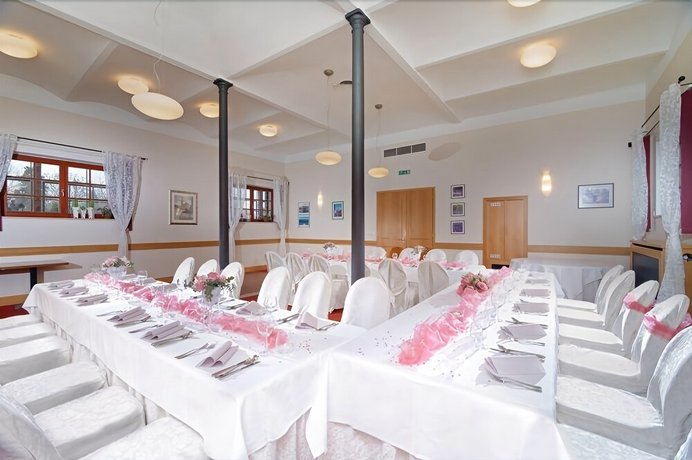 Hotel Chvalska Tvrz