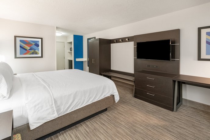 Holiday Inn Express Hotel & Suites Albuquerque - North Balloon Fiesta Park
