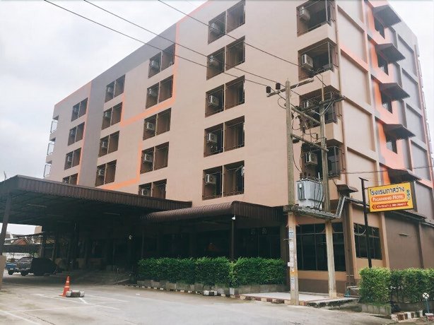 Pasawang Hotel