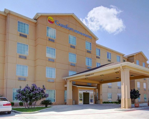 Comfort Inn & Suites Selma near Randolph AFB