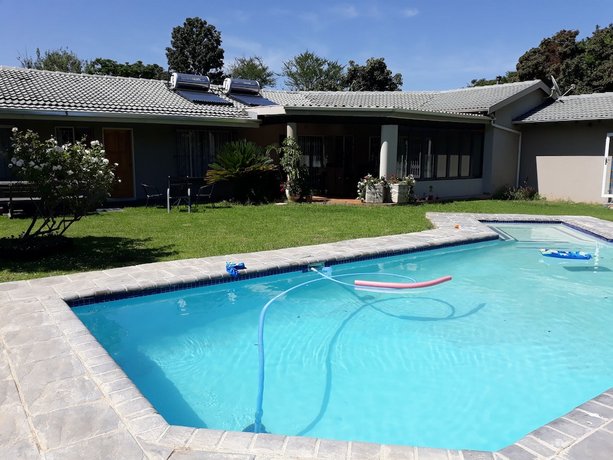 8 Ibis Lane Guest House