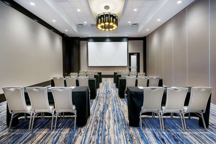 Embassy Suites By Hilton College Station