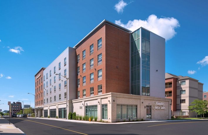 Hampton Inn & Suites-Worcester MA