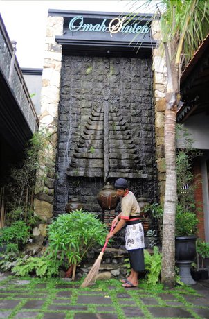 Omah Sinten Heritage Hotel & Resto