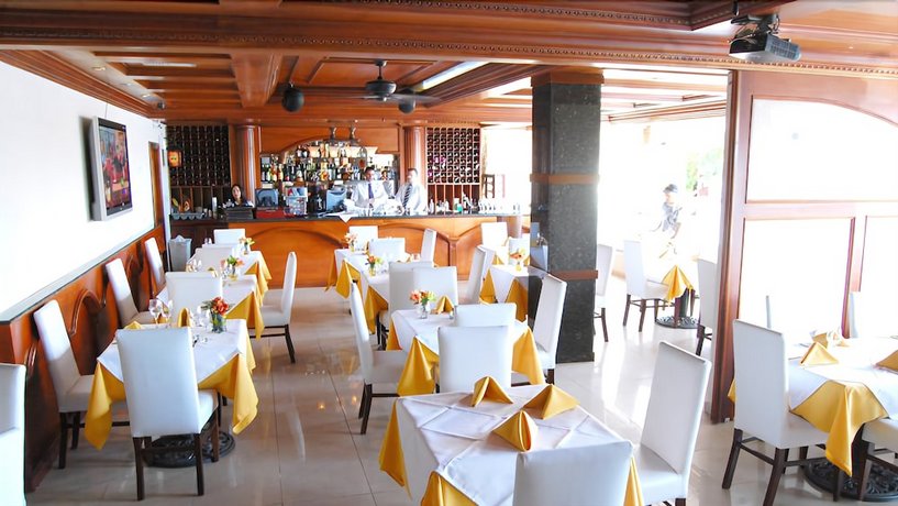 Hotel Century Plaza