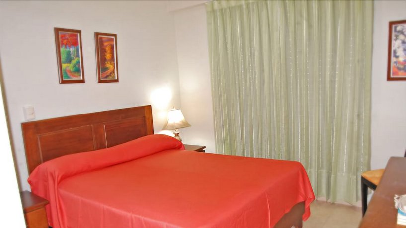 Hotel Century Plaza