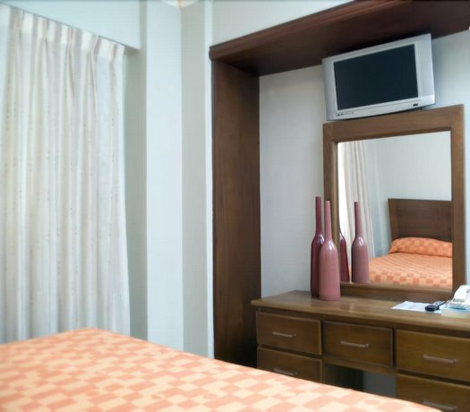 Hotel Century Plaza