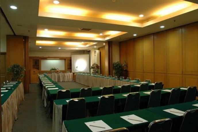 Paragon Gallery Hotel