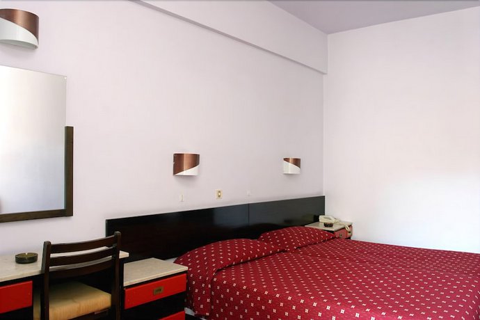 Iniohos Hotel