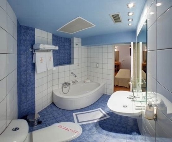 Iniohos Hotel