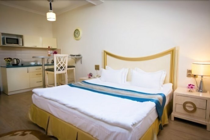 Metro Hotel Apartments