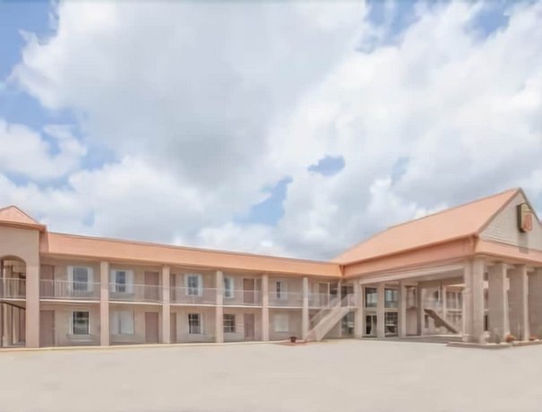 Super 8 by Wyndham New Iberia Motel