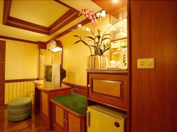 Highway Hotel Chiang Mai