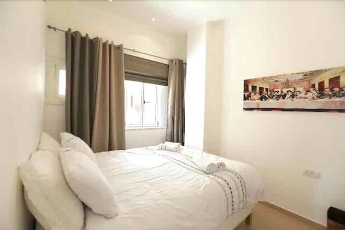 Holyguest - Ben Yehuda 218