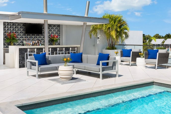 H2O Suites- Adults Only