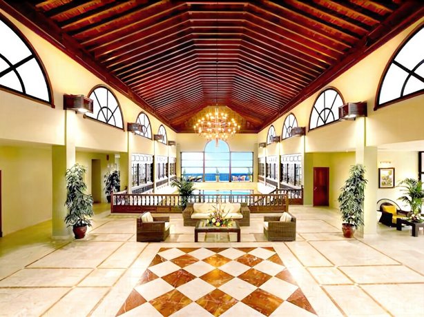 Hotel Las Olas Brena Baja