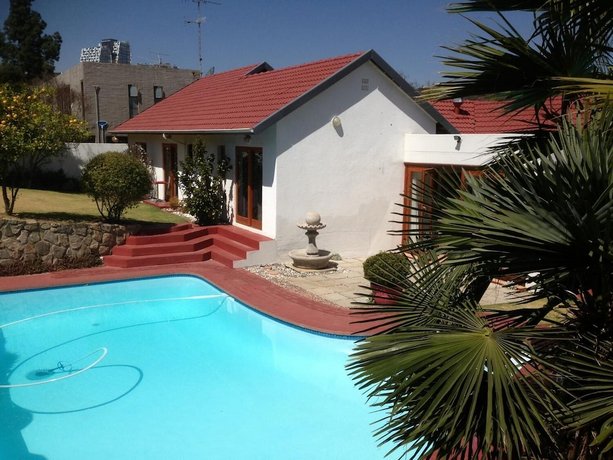 Mizizi House of Sandton Bed & Breakfast