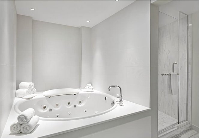 Renaissance Edmonton Airport Hotel