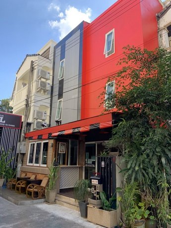 09 Hostel