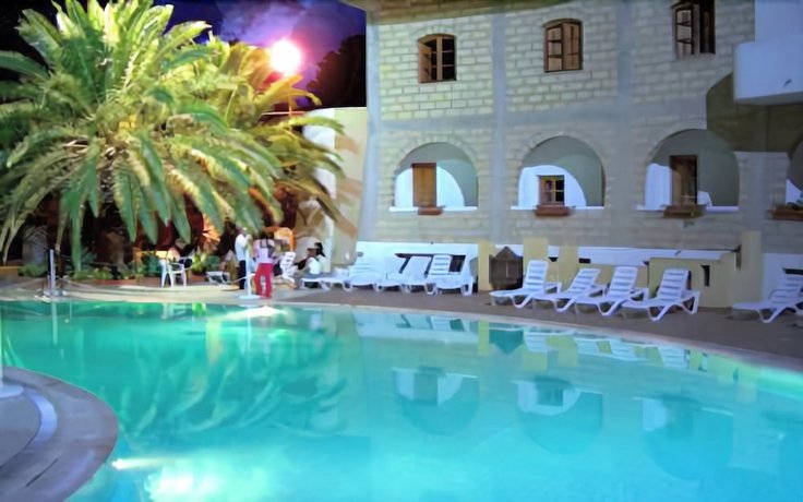 Hotel Akrabello