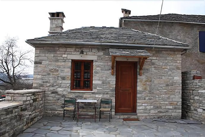 Nikolas Guesthouse