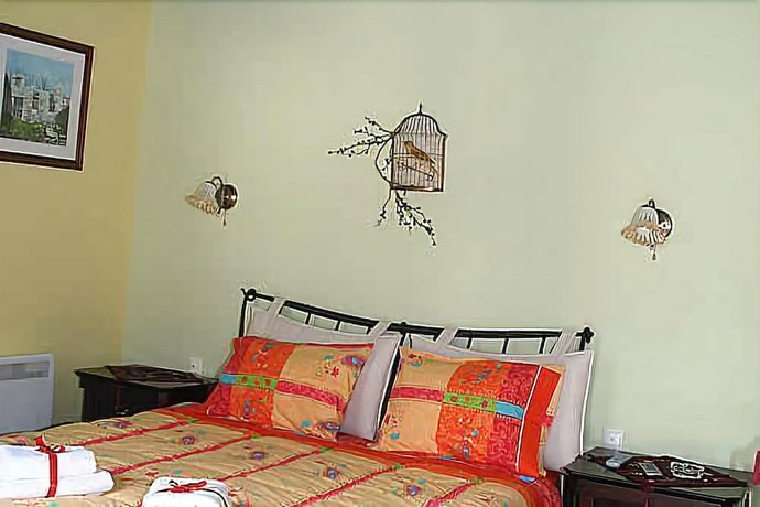 Nikolas Guesthouse