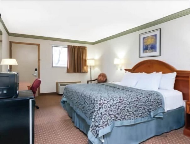 Days Inn by Wyndham Maumee Toledo