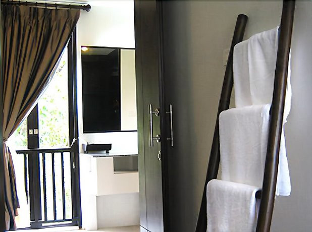 296 The Radtanaiya Residence