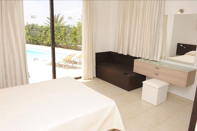 Platzia Beach Villas