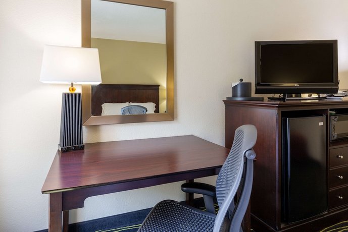 Hampton Inn Columbia I-26 Harbison Blvd