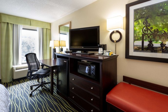 Hampton Inn Columbia I-26 Harbison Blvd