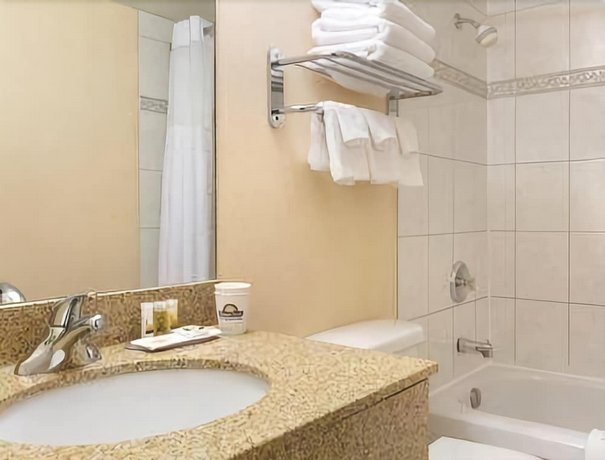 Days Inn by Wyndham Calgary South
