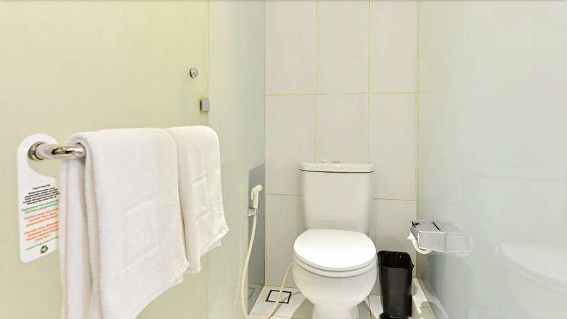 V Hotel Tebet