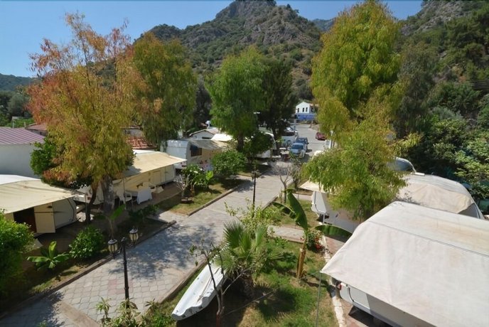 Golden Sand Beach Club & Caravan Holidays