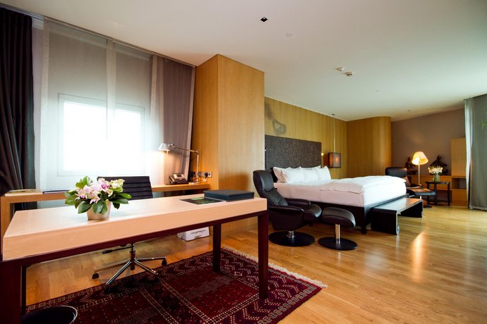 Maduzi Hotel