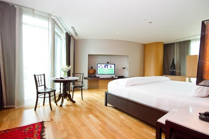 Maduzi Hotel