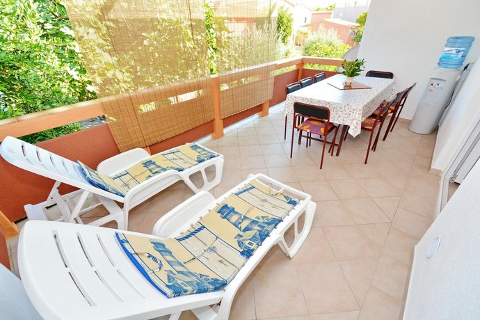 Apartment With 3 Bedrooms in Vir With Enclosed Garden and Wifi - 250 m From the Beach