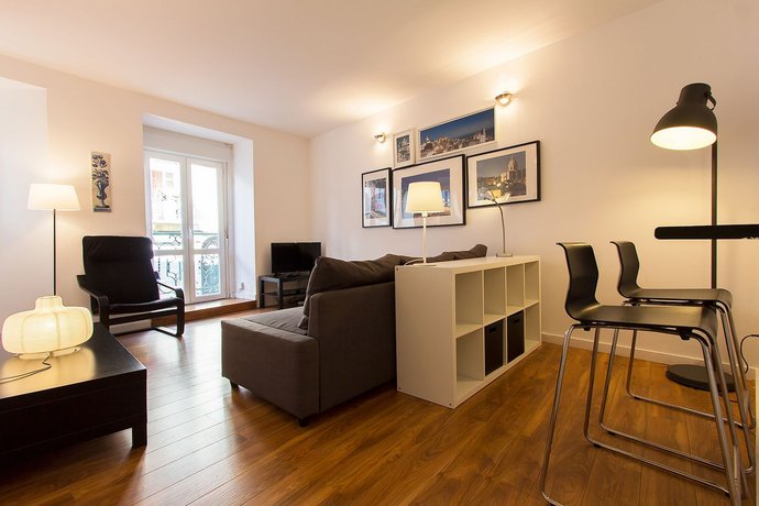 Typical Tailor Made Flat in Central Graca