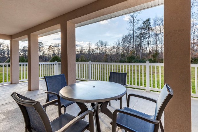 Comfort Inn & Suites High Point - Archdale