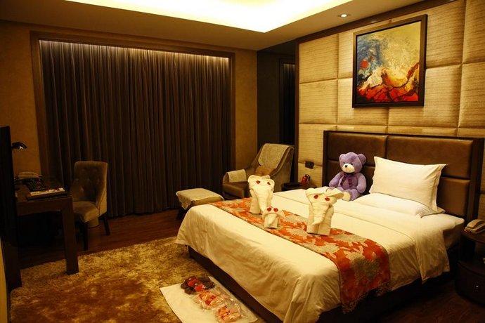 Shengshi Qianhe Hotel