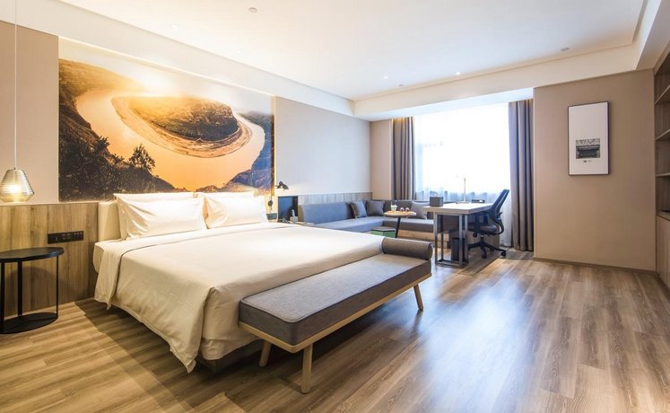 Atour Hotel Houma Xintian Square