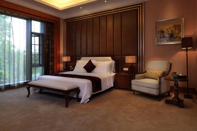 Dongguan Yingbing Hotel