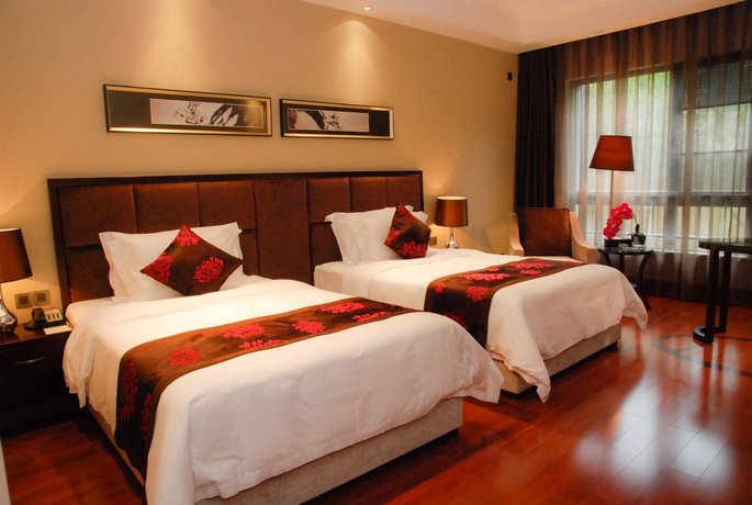 Dongguan Yingbing Hotel