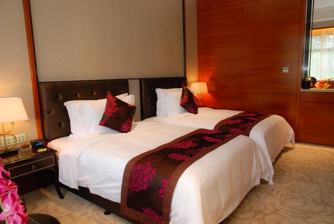 Dongguan Yingbing Hotel